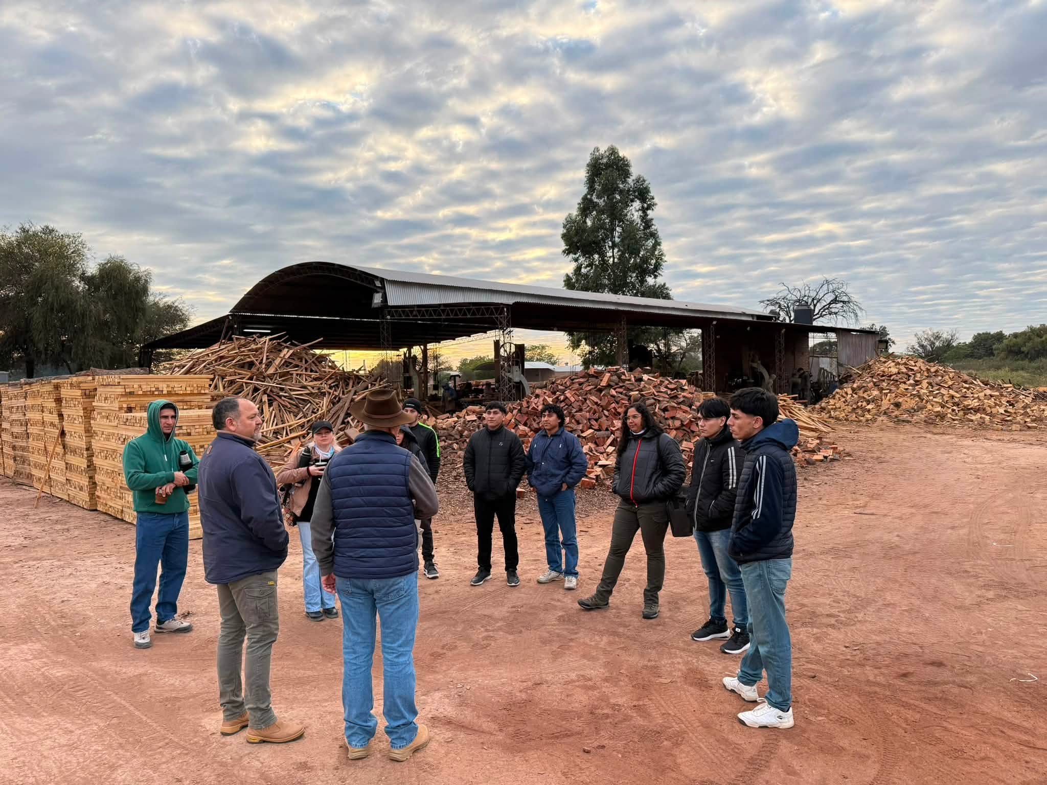 La industria maderera abrió sus puertas