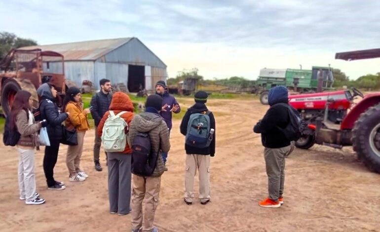 Aprender en el campo: una jornada donde la maquinaria, la seguridad y la tecnología se viven en primera persona