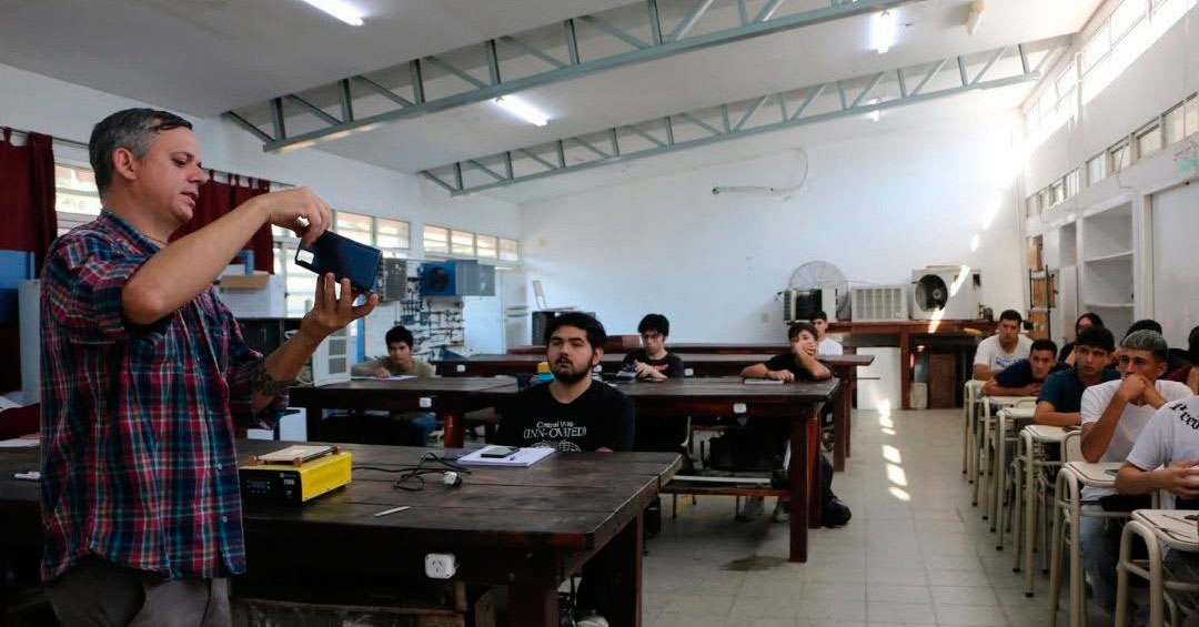 La Escuela de Artes y Oficios de la UNSE reabre las inscripciones para los cursos del segundo cuatrimestre