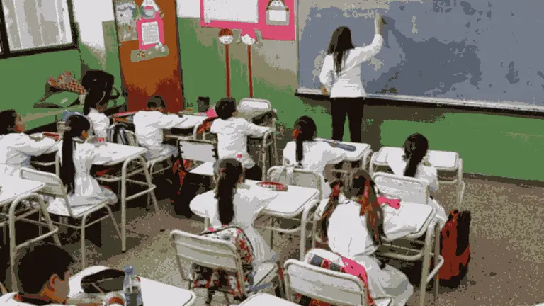 Santiago del Estero, una de las dos provincias donde más mejoró el salario docente