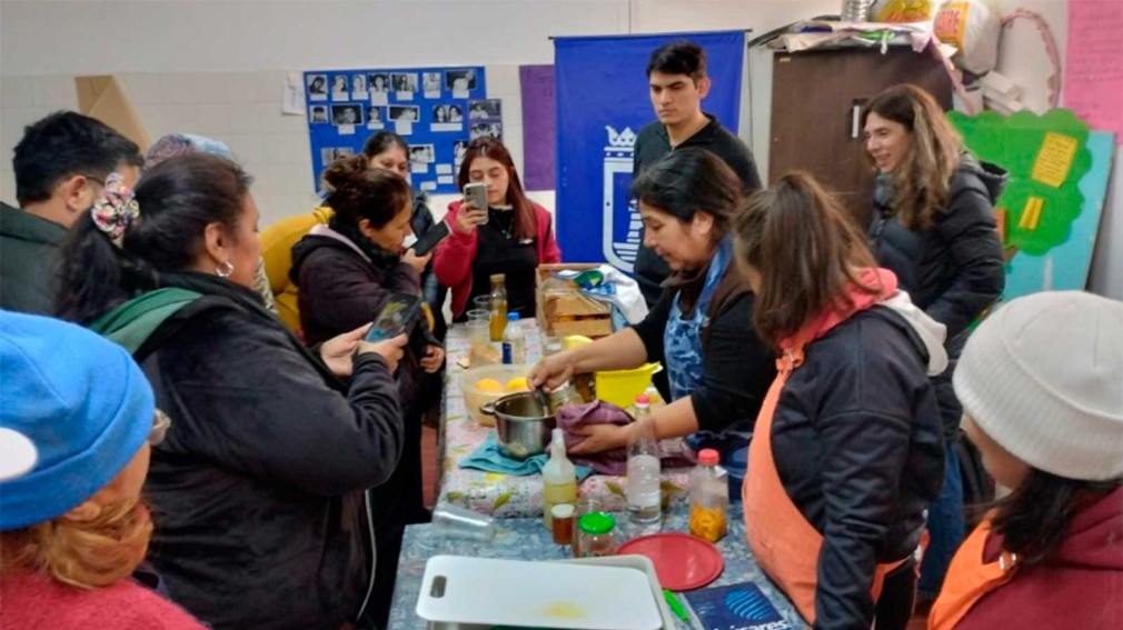 La Municipalidad inicia capacitaciones para aprovechar integralmente la naranja agria