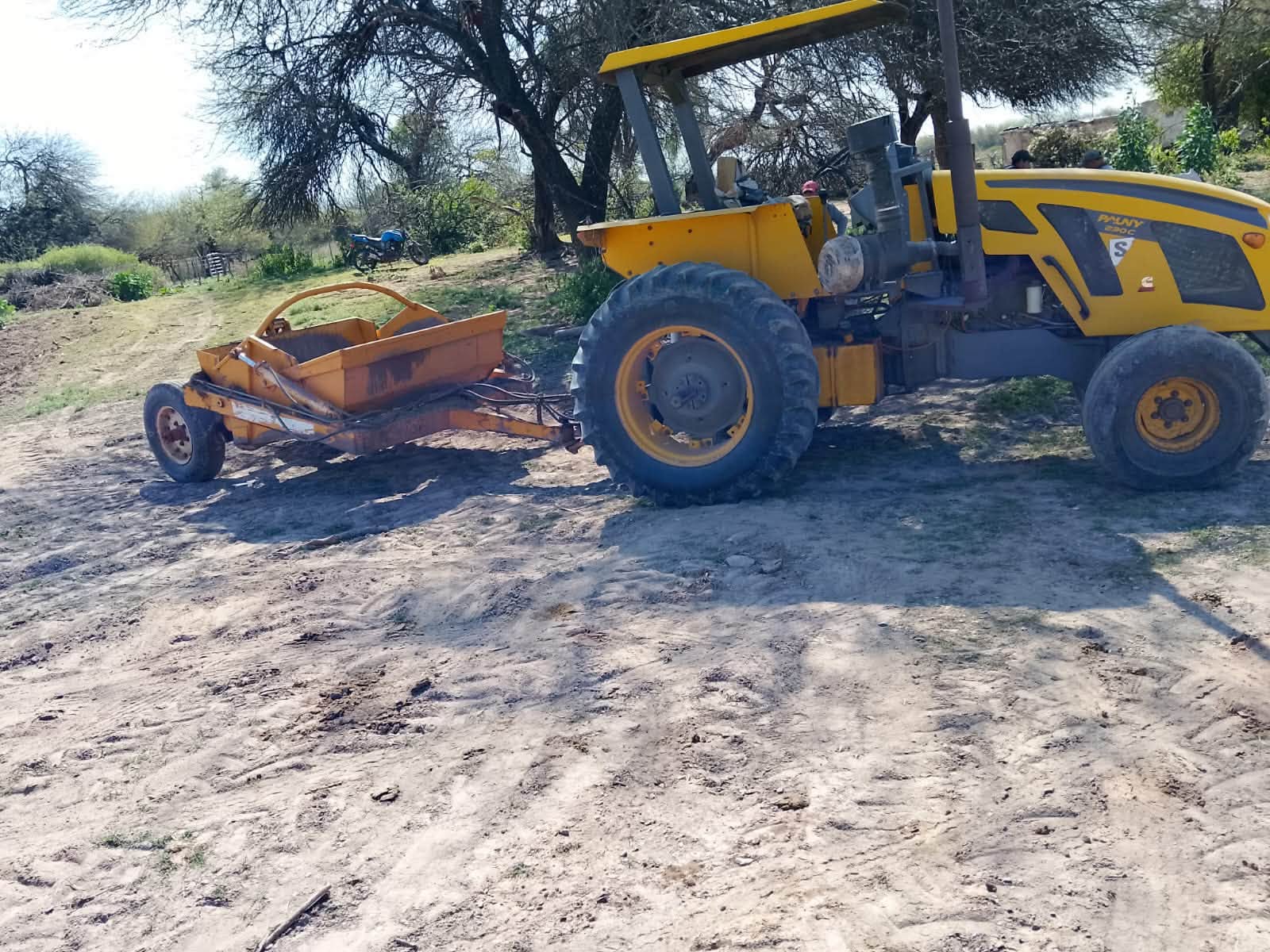 Refuerzan un canal de Bandera Bajada para mejorar el riego y la producción local