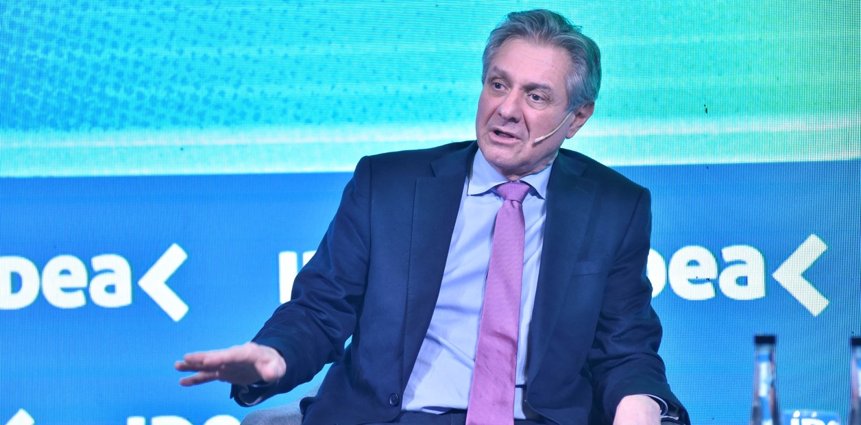 El dos de Caputo anticipó que el Banco Central comprará otros US$ 10.000 millones antes de las elecciones