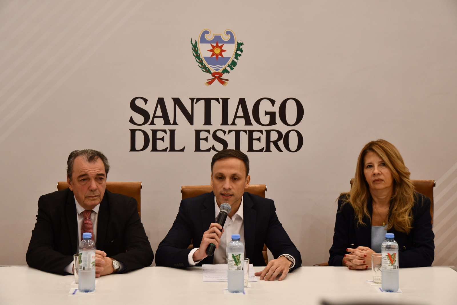 El gobierno provincial anunció bonos para beneficiarios de planes sociales