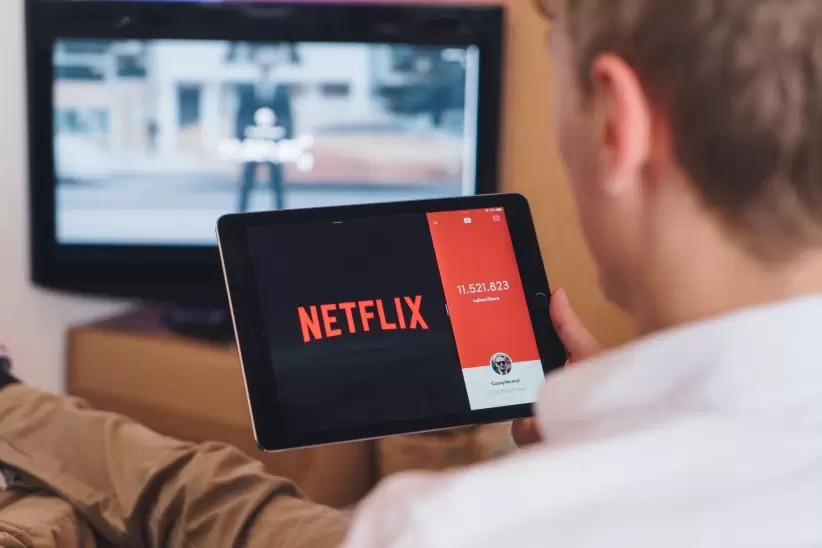 Netflix se desplomó casi 50% en 2026