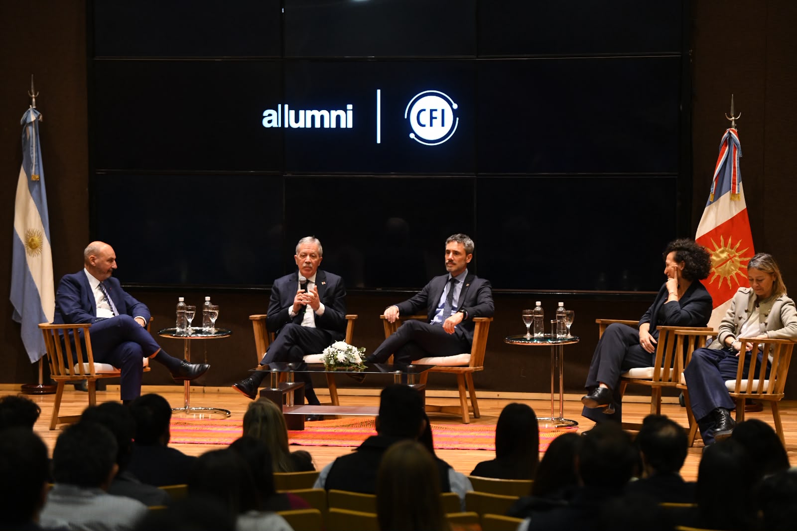 El gobernador participó del Conversatorio Alumni del Consejo Federal de Inversiones