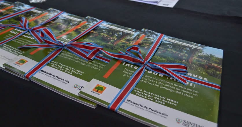 Presentan un manual para monitorear planes de manejo de bosques con ganadería integrada