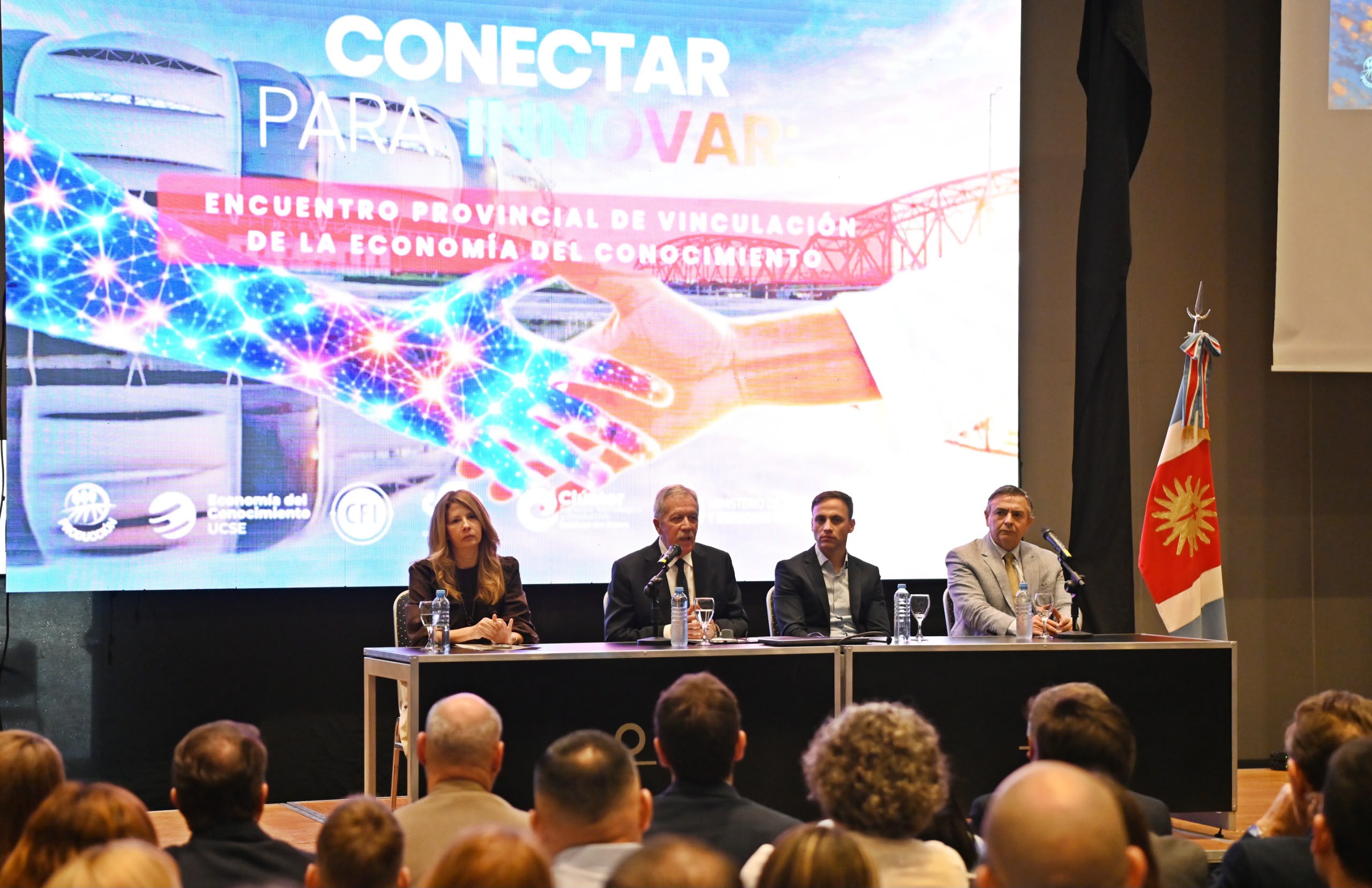 El gobernador Elías Suárez impulsa la economía del conocimiento