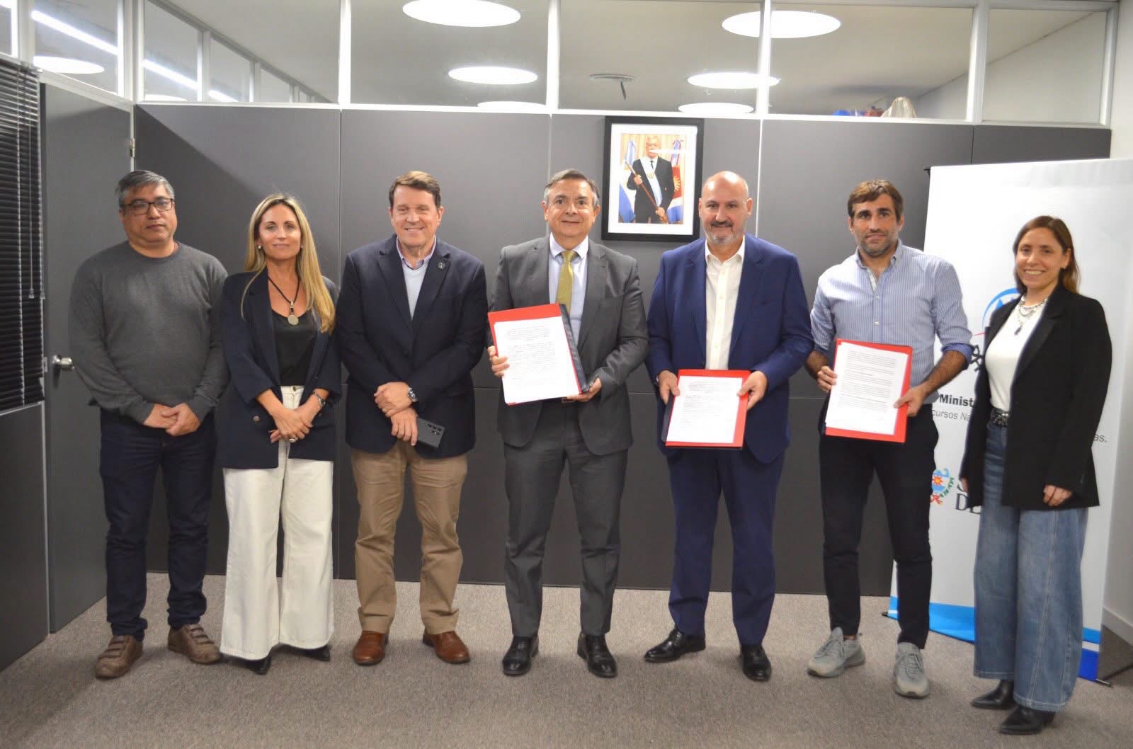 La provincia firmó un convenio para fortalecer el desarrollo de sus sectores productivos