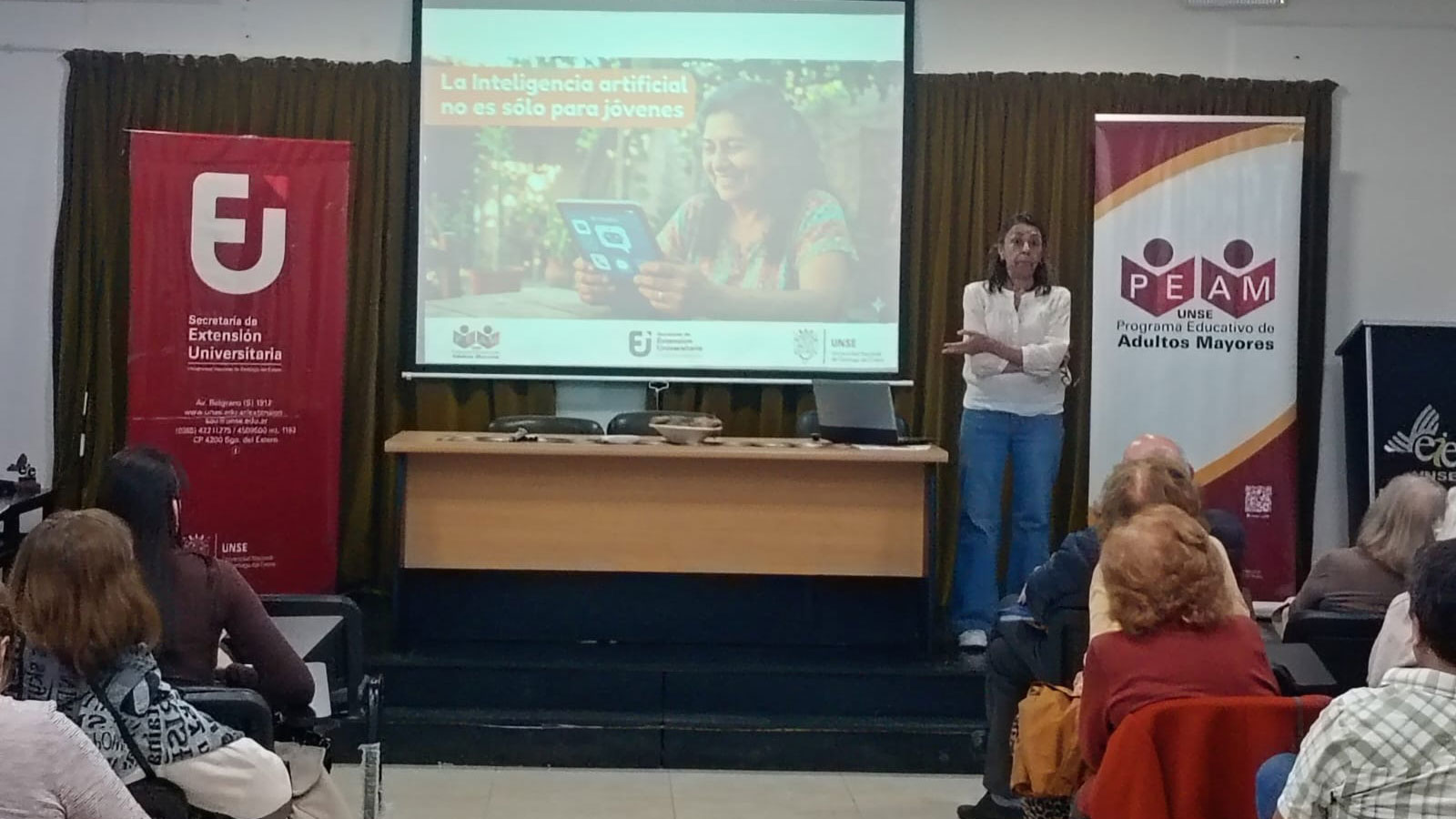 Adultos mayores de Santiago del Estero se acercan a la inteligencia artificial para aprender y recuperar recuerdos