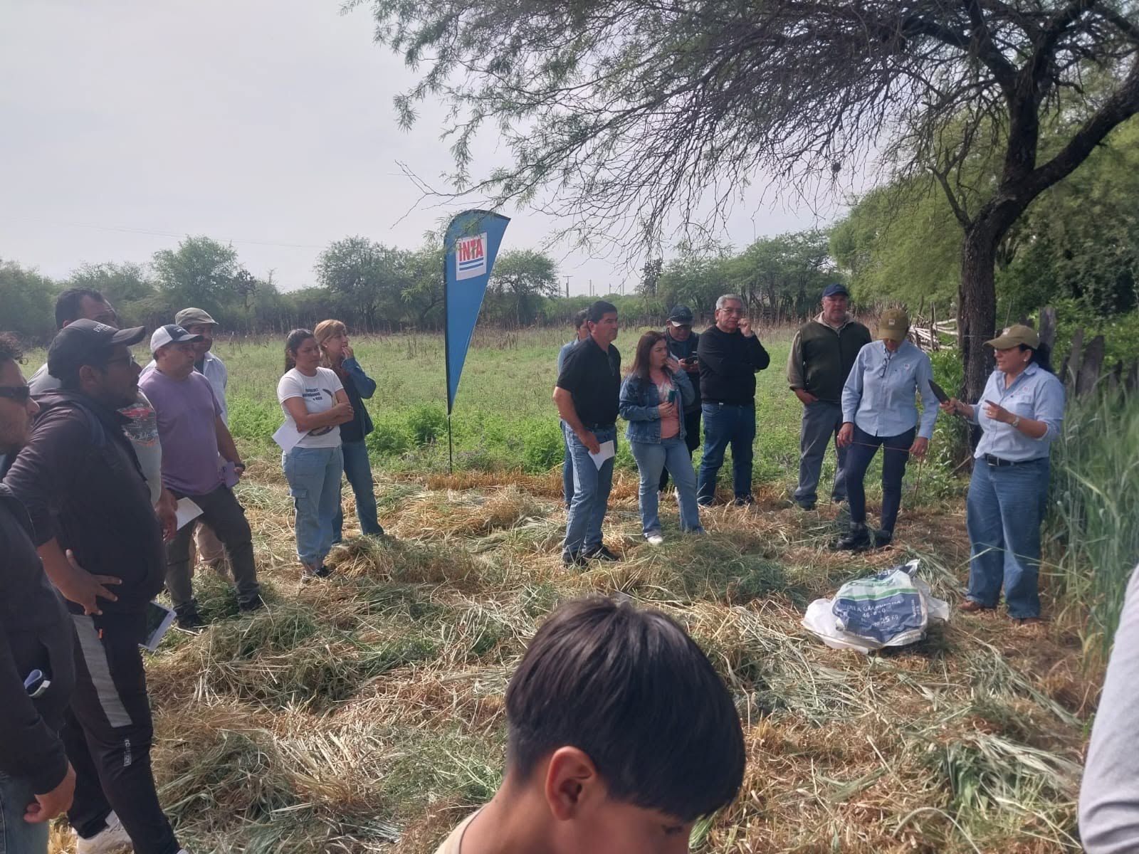 Del cultivo al enfardado: exitosa jornada para fortalecer la producción caprina