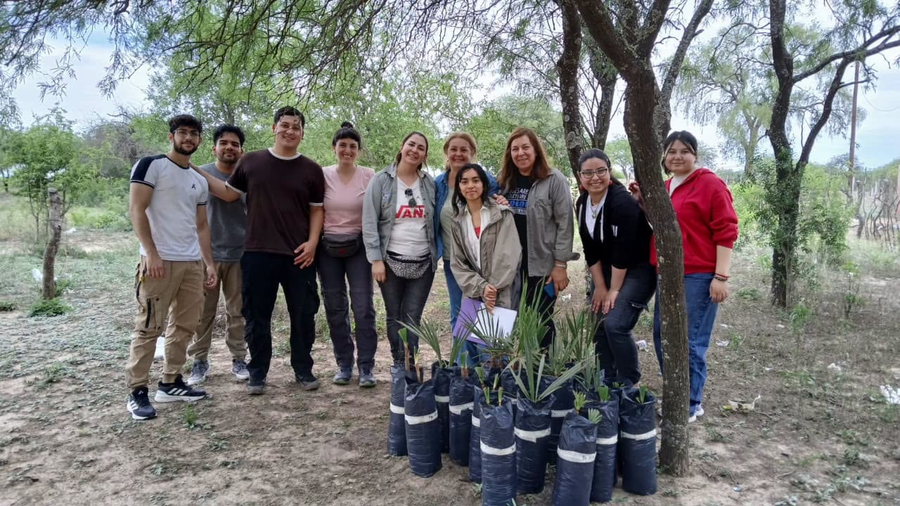 Al rescate de plantas nativas para preservar el patrimonio natural de Santiago del Estero
